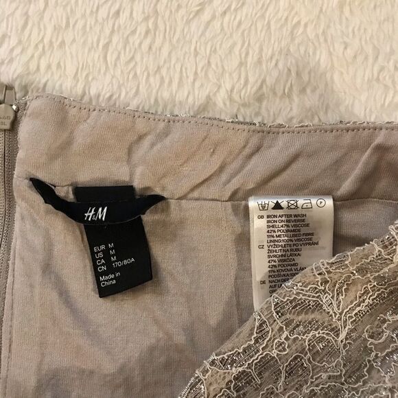 : : H&M Metallic Lace Mini Skirt : : - Picture 9 of 10